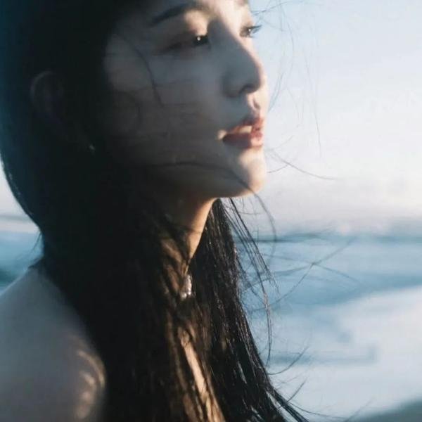 守护丽人 封面